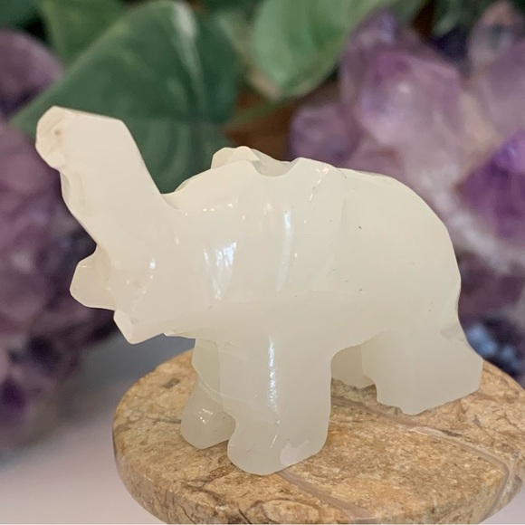 Natural Calcite Carved Elephant Figurine Crystal Pachyderm Carving Figurine 2" - Picture 5 of 11